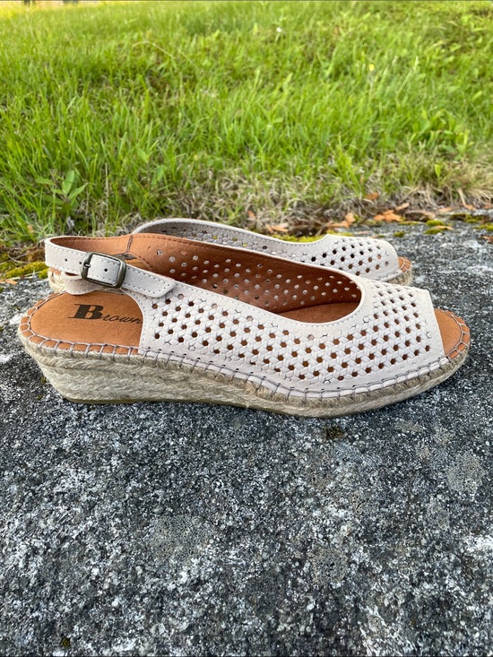 Browns Shoes - Brown’s Fullerton slingback wedge espadrille open toe sandals women’s size 8